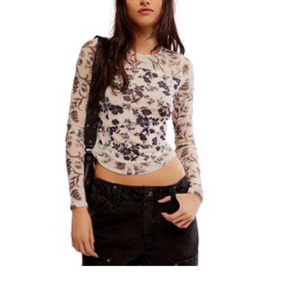 Free people long sleeve 
Worn once great condition - Picture 4 of 5